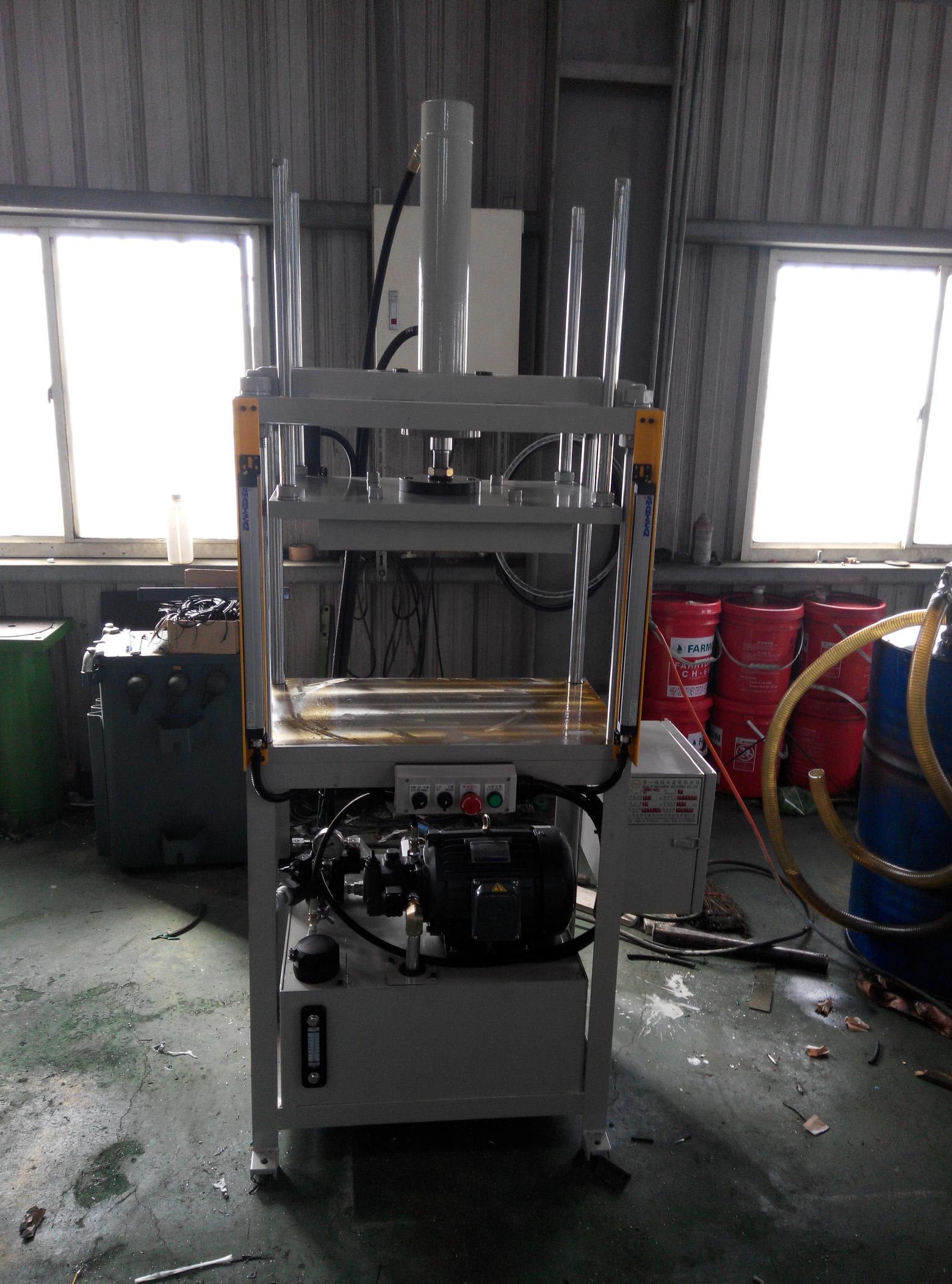 DYP-S-Rubber Compression Molding Machine-DYP小型熱壓成型機